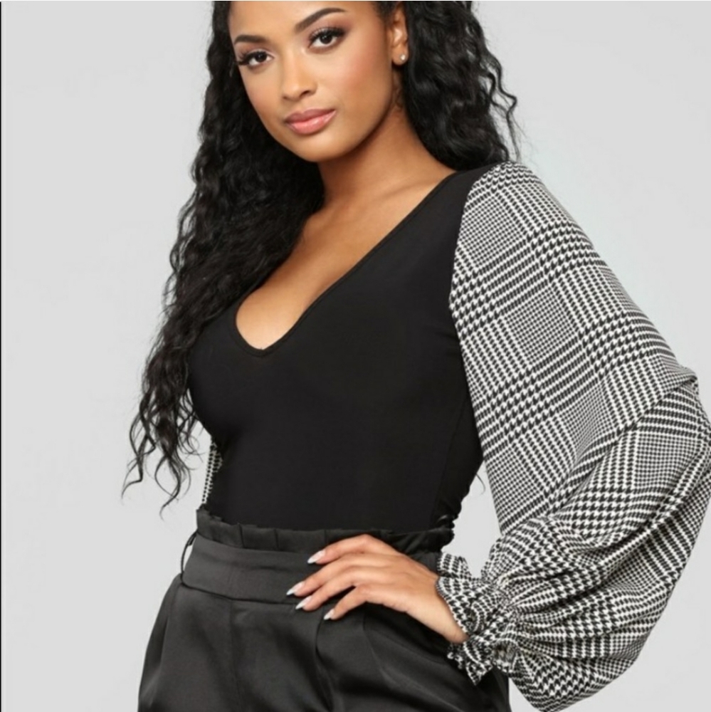 🔮 Black and houndstooth bodysuit 🔮